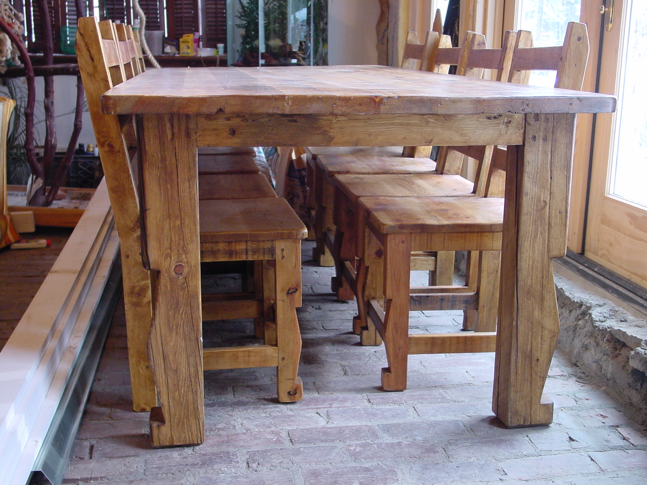 Dining room table arrives from Arizona