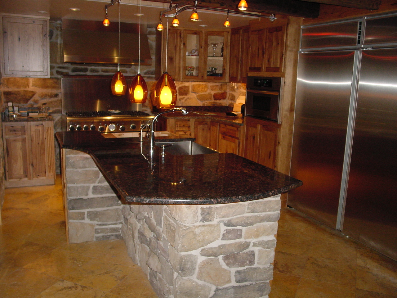 Pendant track lights in