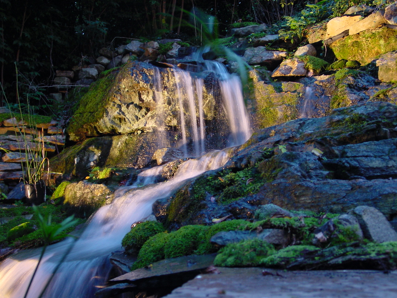 Waterfall lighting